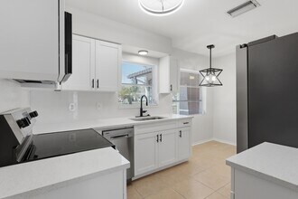 5601 Forest Hills Dr in Holiday, FL - Foto de edificio - Building Photo