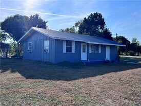 3921 Fort Denaud Rd in Fort Denaud, FL - Building Photo