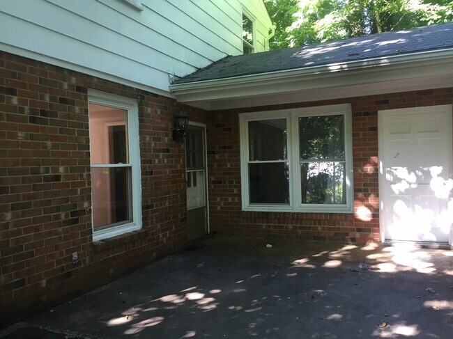 1708 Solomon Rd in Charlottesville, VA - Building Photo - Building Photo