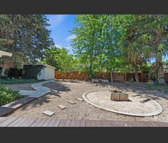 425 W Pine Ave in Meridian, ID - Building Photo