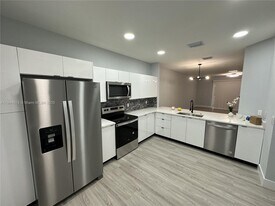 2764 SW 83rd Ave in Miramar, FL - Building Photo