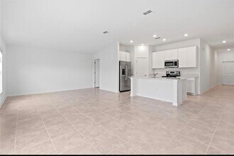 352 Heroic Rd in Davenport, FL - Building Photo - Building Photo