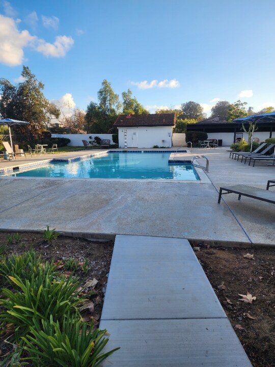 121 Via Morella in Encinitas, CA - Building Photo