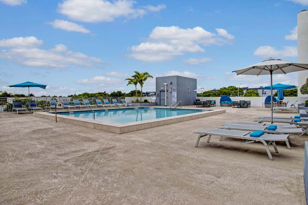 275 Fontaine Parc in Miami, FL - Building Photo