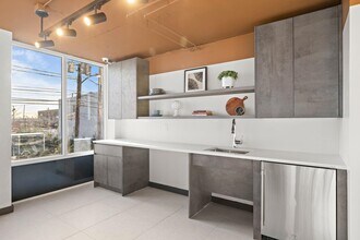 1 Mallory Ave in Jersey City, NJ - Building Photo - Building Photo