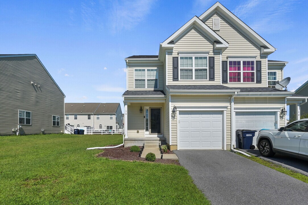 14 Dilworthtown Dr in Smyrna, DE - Foto de edificio