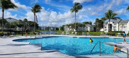 4500 NW 107th Ave in Doral, FL - Building Photo - Building Photo