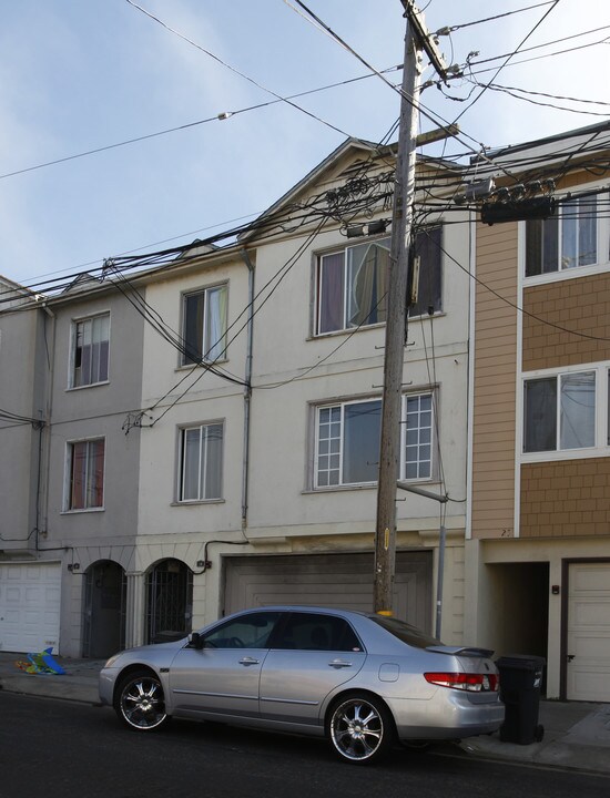 19 1st Ave in Daly City, CA - Building Photo