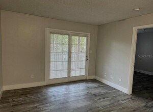 224 Afton Square in Altamonte Springs, FL - Foto de edificio - Building Photo