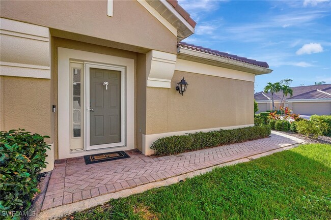 11041 Iron Horse Way in Ft. Myers, FL - Foto de edificio - Building Photo