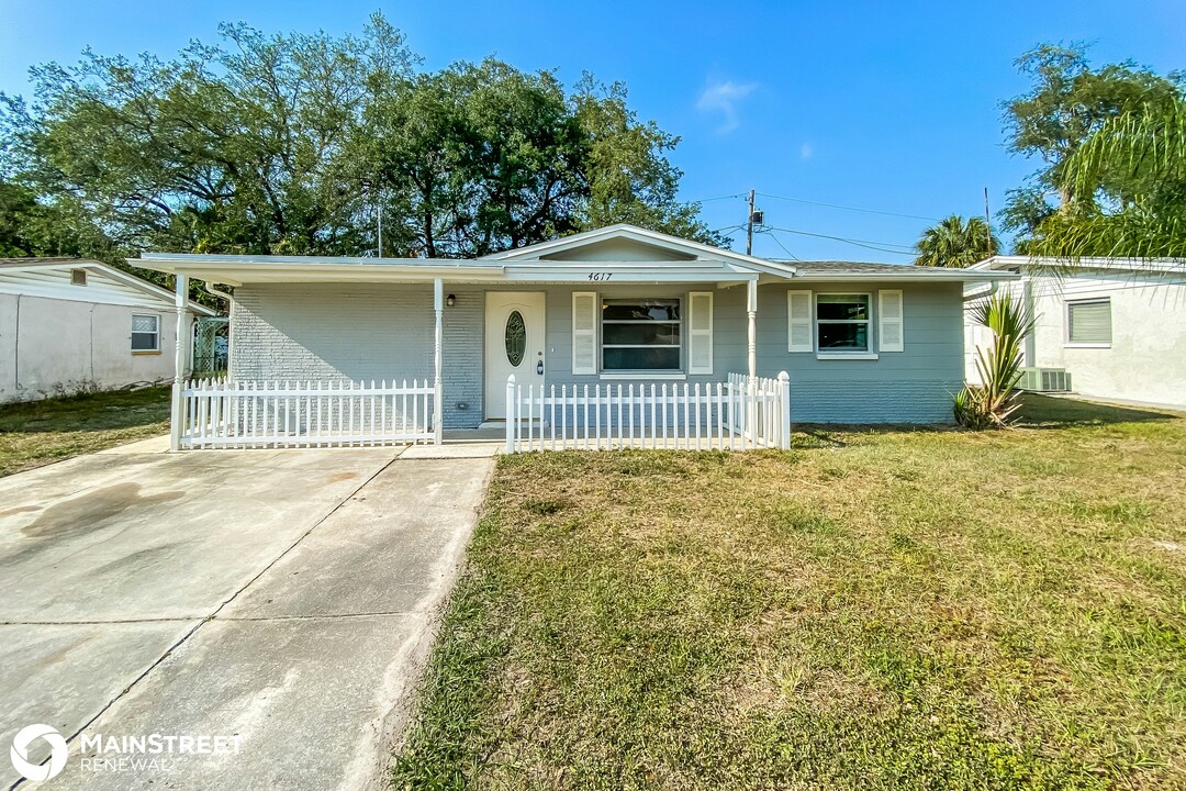 4617 Irene Loop in New Port Richey, FL - Building Photo