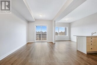 1004 Elixir Pl in Ottawa, ON - Building Photo - Building Photo