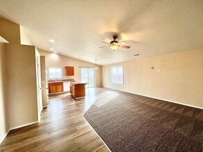 5015 Buchanan Ln in Pasco, WA - Building Photo - Building Photo