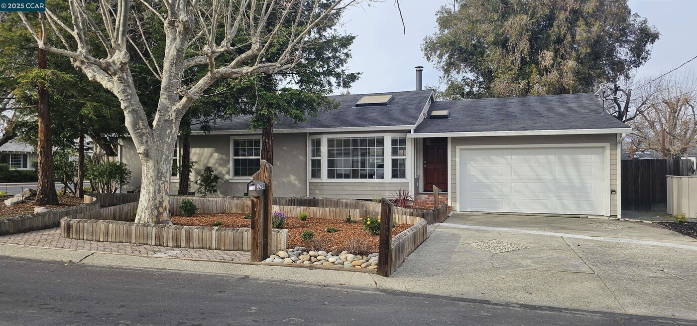 3288 Eccleston Ave in Walnut Creek, CA - Building Photo