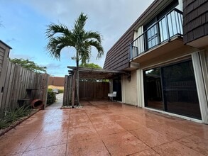 2311 23rd Ln in Palm Beach Gardens, FL - Building Photo - Building Photo