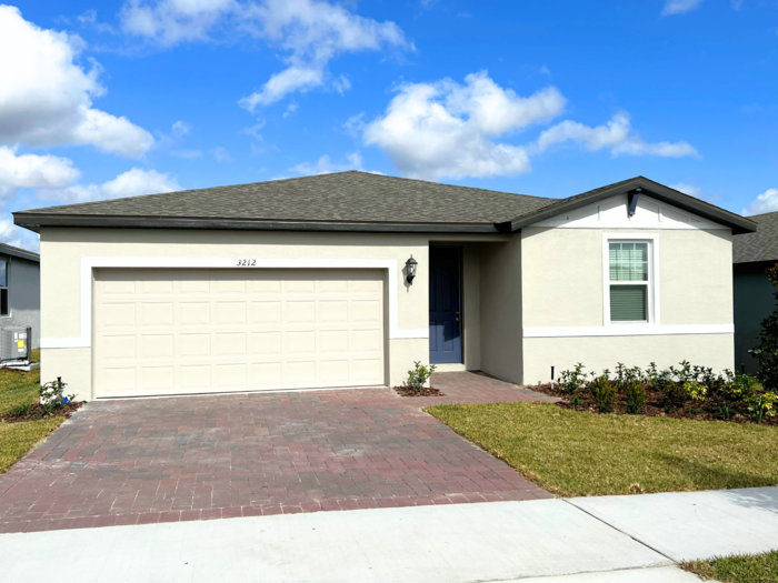 3212 Weitzel Dr in Haines City, FL - Building Photo