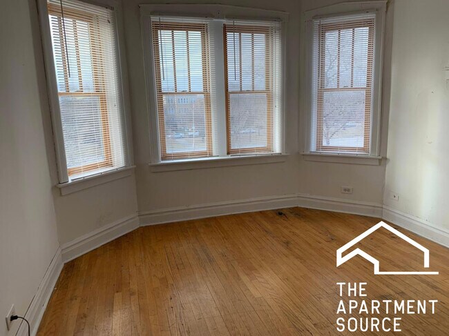 2921 W McLean Ave in Chicago, IL - Building Photo - Building Photo