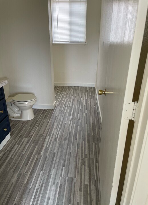 264 Country Club Pl in Spring Creek, NV - Building Photo
