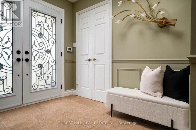 244 Waterloo Ave in Toronto, ON - Building Photo - Building Photo