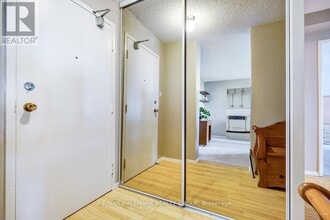 665 Bathgate Dr in Ottawa, ON - Building Photo - Building Photo