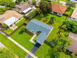 568 SW 169th Terrace in Weston, FL - Building Photo - Building Photo