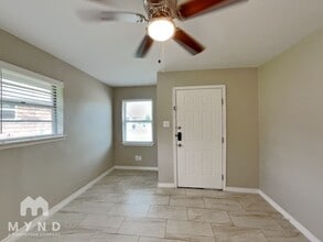 1303 Cardinal Dr in Ennis, TX - Building Photo - Building Photo