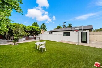 6327 Babcock Ave in Los Angeles, CA - Building Photo - Building Photo