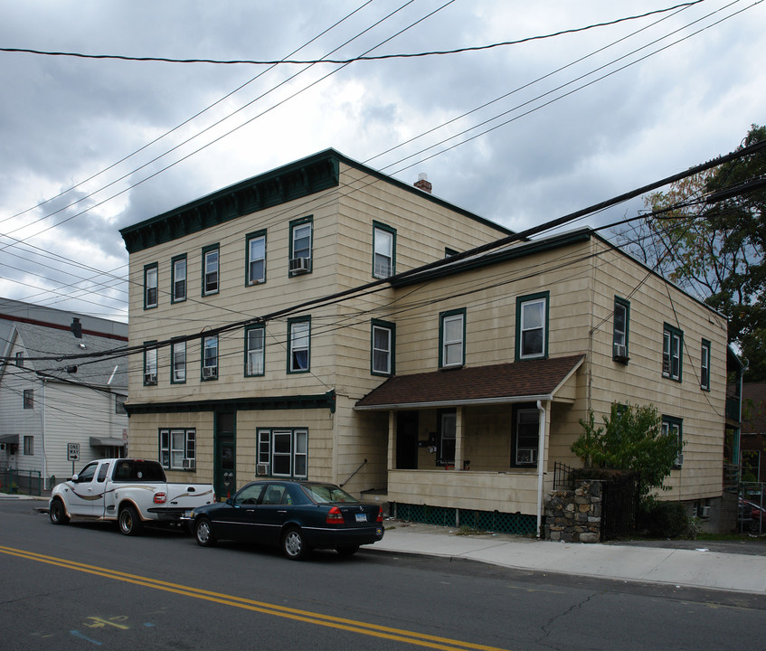 103-105 Pearl St in Port Chester, NY - Foto de edificio