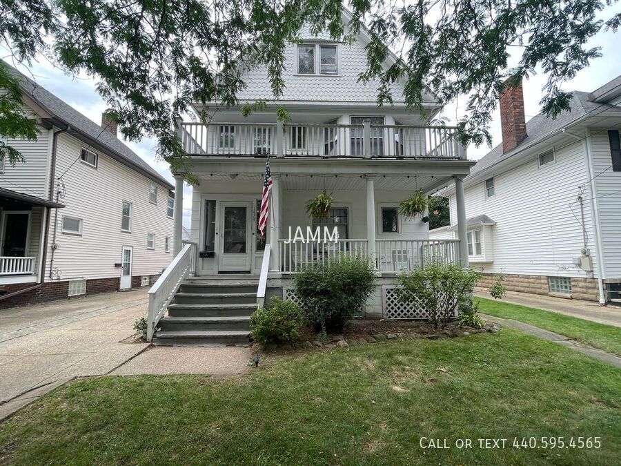 1424 Larchmont Ave in Lakewood, OH - Building Photo