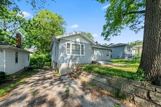 417 Ballman Ave in Ferguson, MO - Building Photo - Building Photo
