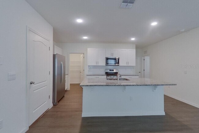 31914 Katelin Cir in Leesburg, FL - Building Photo - Building Photo