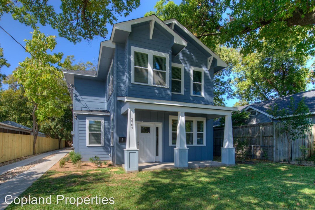 3704 Harmon Ave in Austin, TX - Building Photo