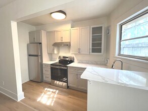 3804 S Edmunds St, Unit H in Seattle, WA - Foto de edificio - Building Photo
