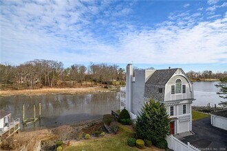 623 Steamboat Rd in Greenwich, CT - Building Photo - Building Photo