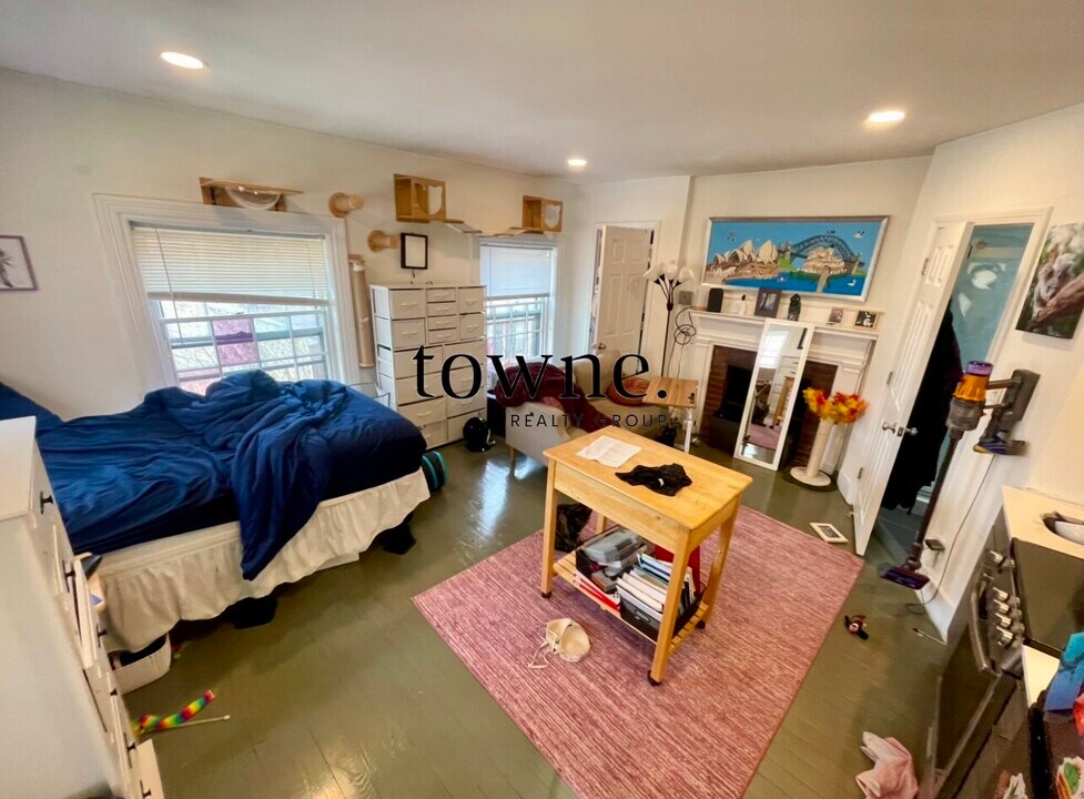 22 Joy St, Unit 24-5 in Boston, MA - Building Photo