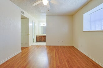 Park Place Apartments in Waco, TX - Building Photo - Interior Photo