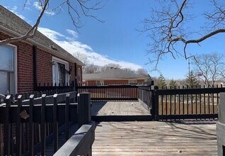 17253 McCracken Rd in Maple Heights, OH - Building Photo - Building Photo