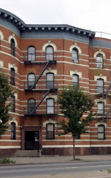 1629 Eastern Pky in Brooklyn, NY - Building Photo