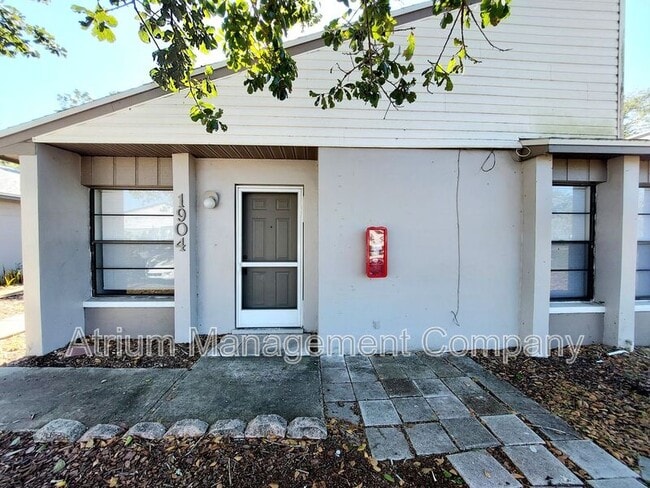 1904 Crystal Grove Dr in Lakeland, FL - Foto de edificio - Building Photo