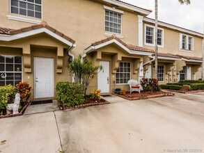 752 S W 122nd Terrace-Unit -752 in Pembroke Pines, FL - Building Photo - Building Photo