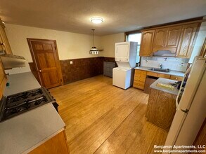 234 Cypress St, Unit 1 in Brookline, MA - Foto de edificio - Building Photo