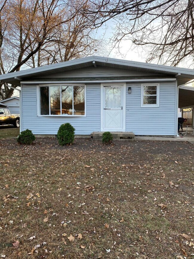 2708 Queensway Rd Rentals in Springfield, IL