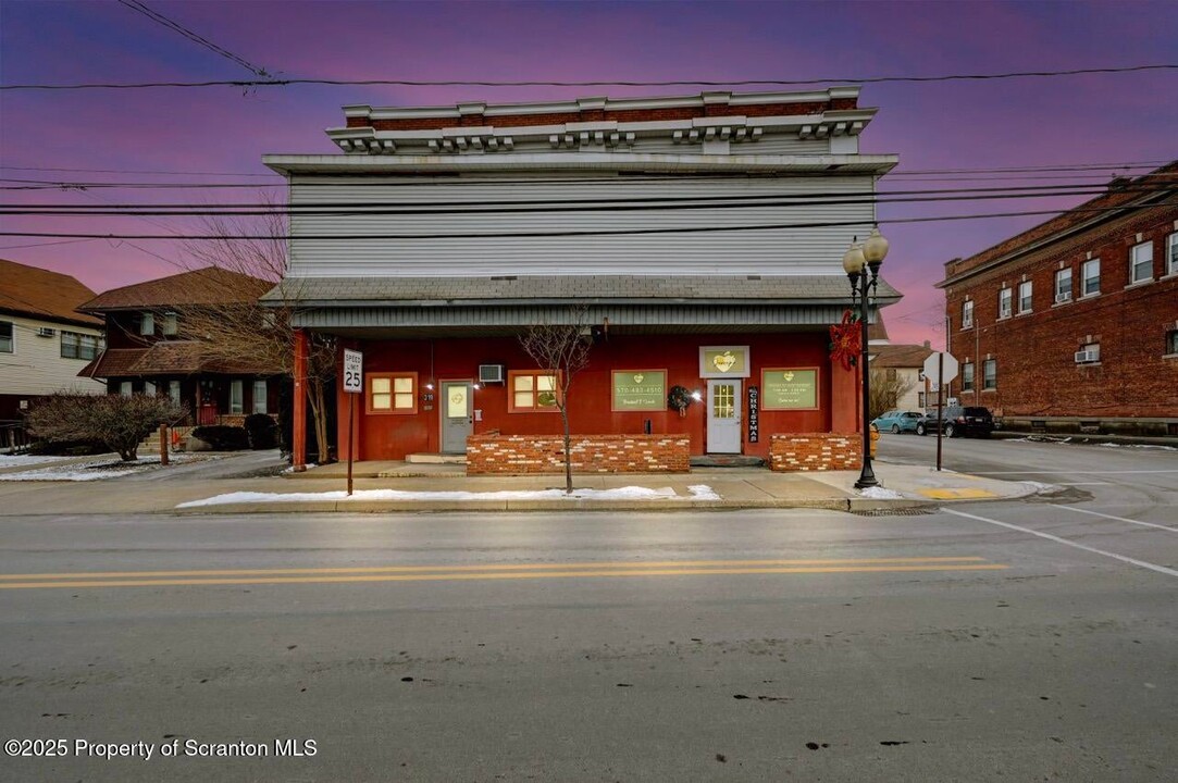 319 Church St in Jessup, PA - Building Photo