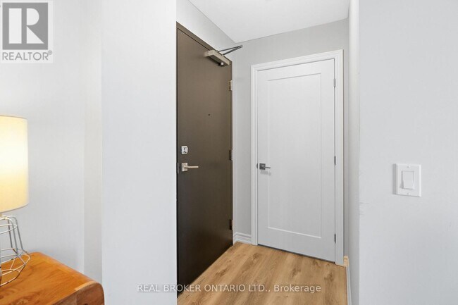 1350 Hemlock Rd in Ottawa, ON - Building Photo - Building Photo