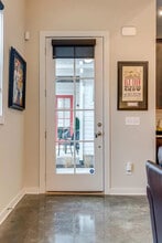 1008 Treaty Oaks Dr in Nashville, TN - Foto de edificio - Building Photo