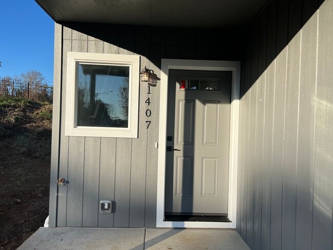 1407 S 57th St in Springfield, OR - Building Photo - Building Photo