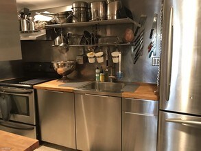 290 Sunrise Dr in Key Biscayne, FL - Foto de edificio - Building Photo