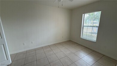 705 Nicholas Pkwy W in Cape Coral, FL - Building Photo - Building Photo