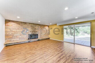 1168 NW Sunlit Ln in Bremerton, WA - Foto de edificio - Building Photo