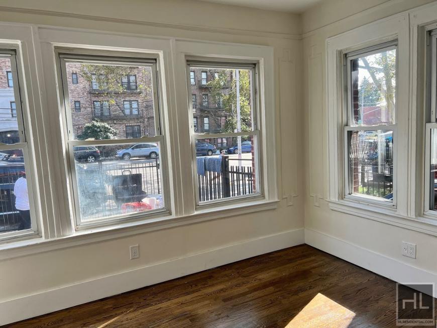 215 Highland Blvd in Brooklyn, NY - Building Photo